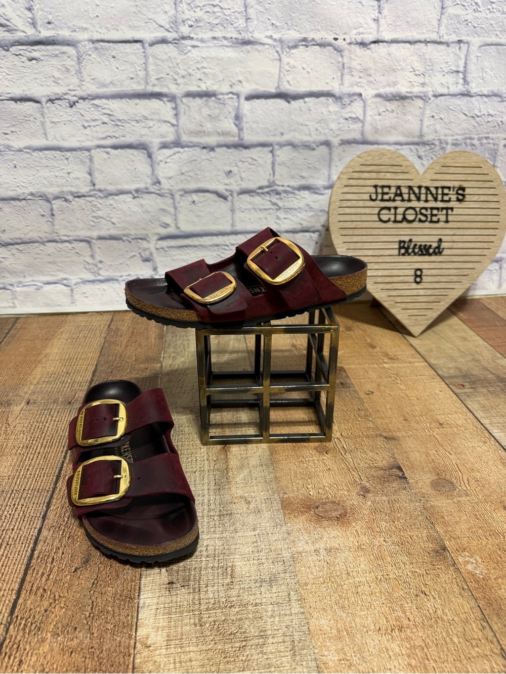 Birkenstock Arizona 41
Zinfandel Sole 100% Leather
Revolve limited edition